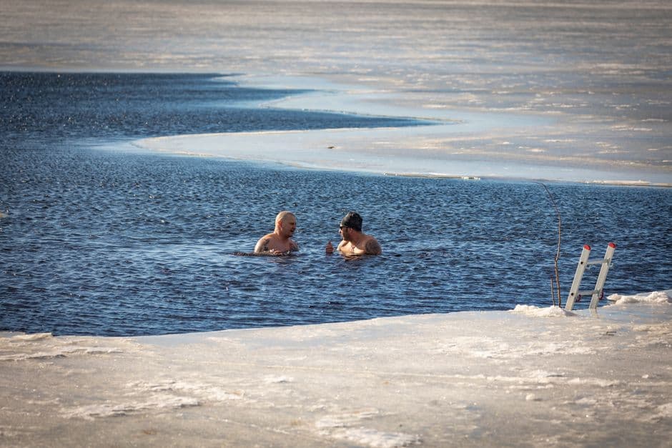 Cold plunge benefits: what the cold actually does
