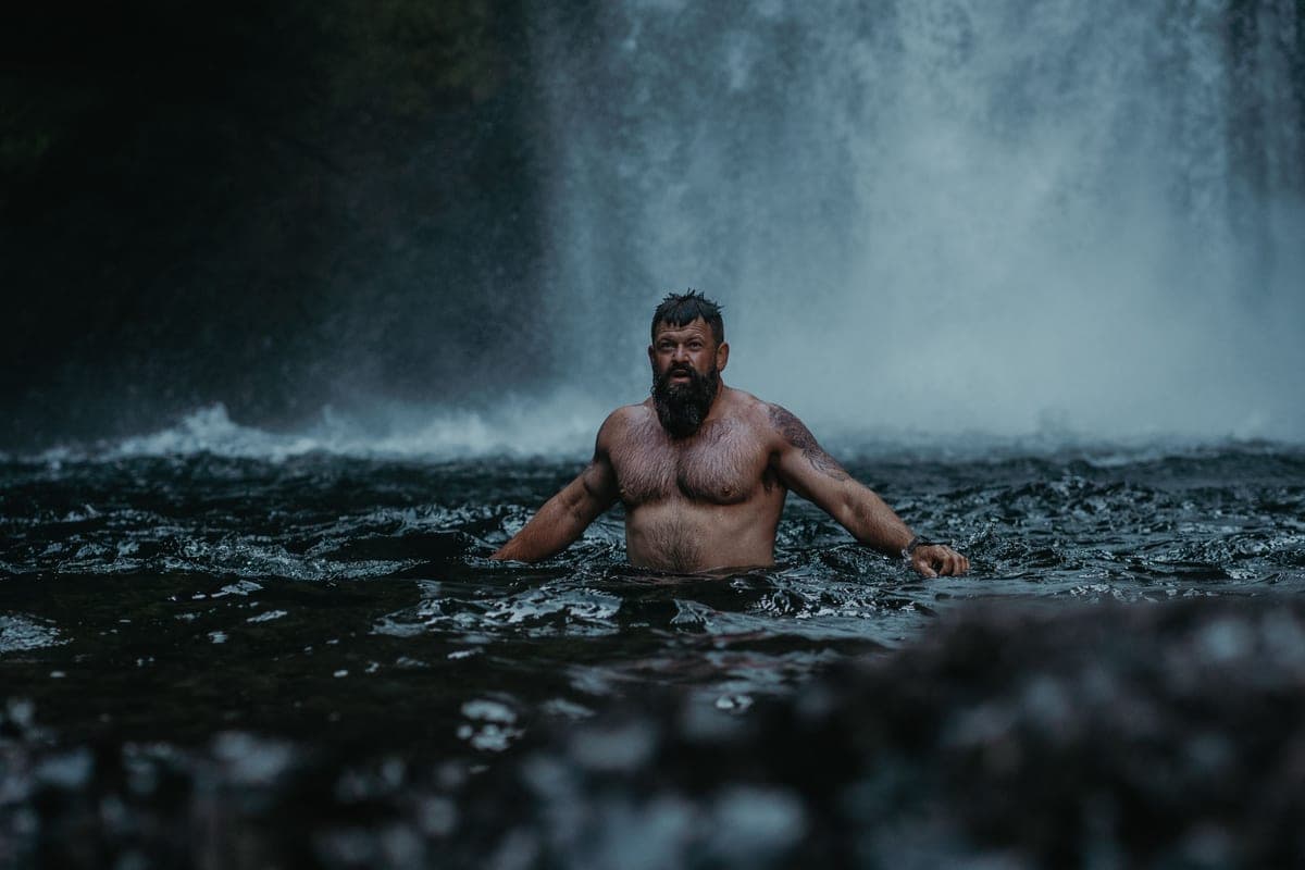 Cold plunge vs ice bath: what's the actual difference?